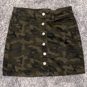 Urban Heritage Camo Skirt